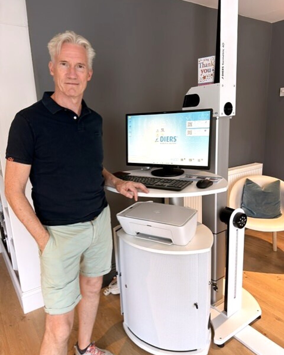 Andy Hemming at the DIERS 4D motion lab in the clinic
